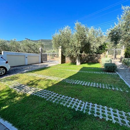 Villa Liana Sourpi Luaran gambar