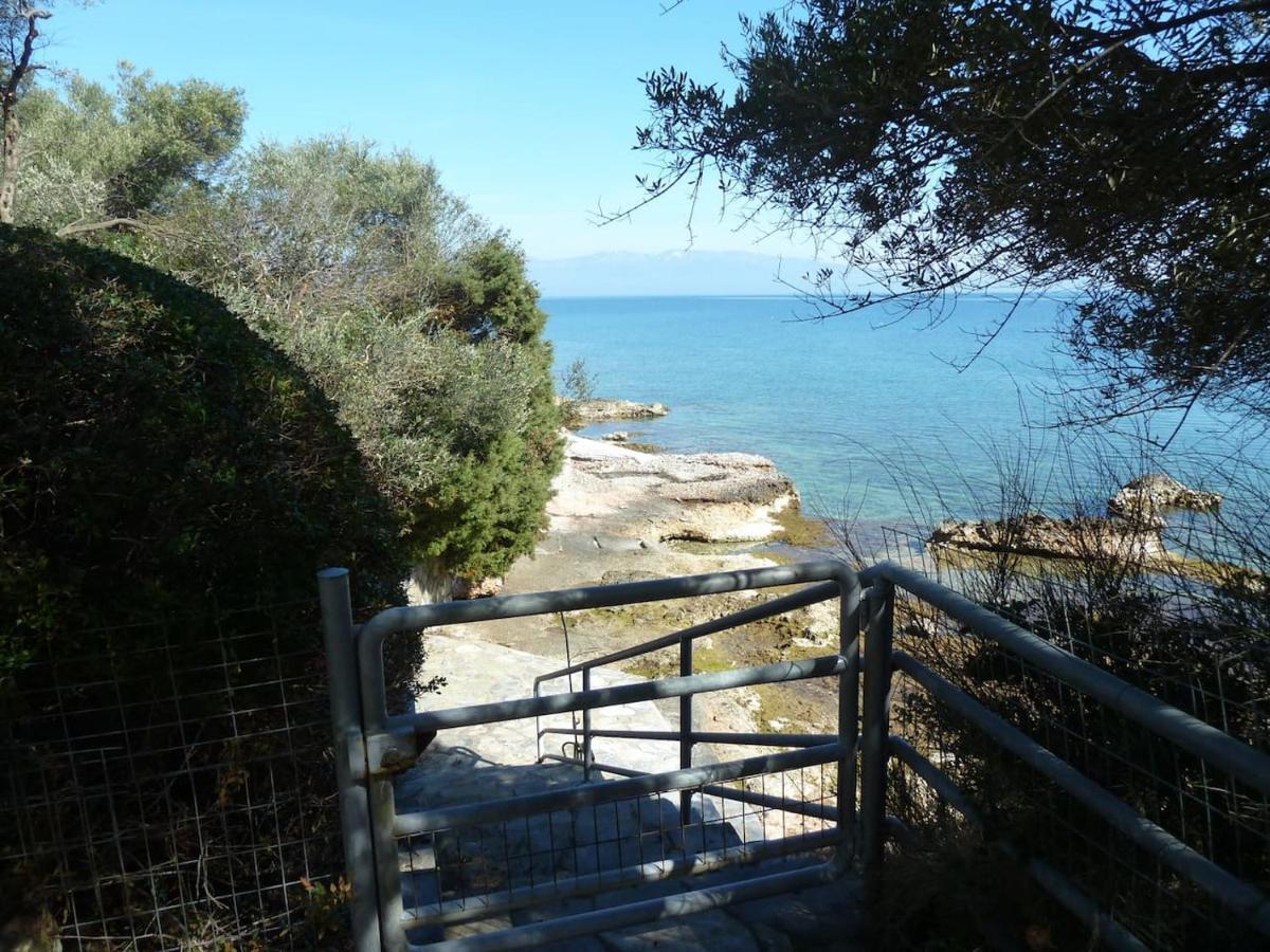 Villa Liana Sourpi Luaran gambar