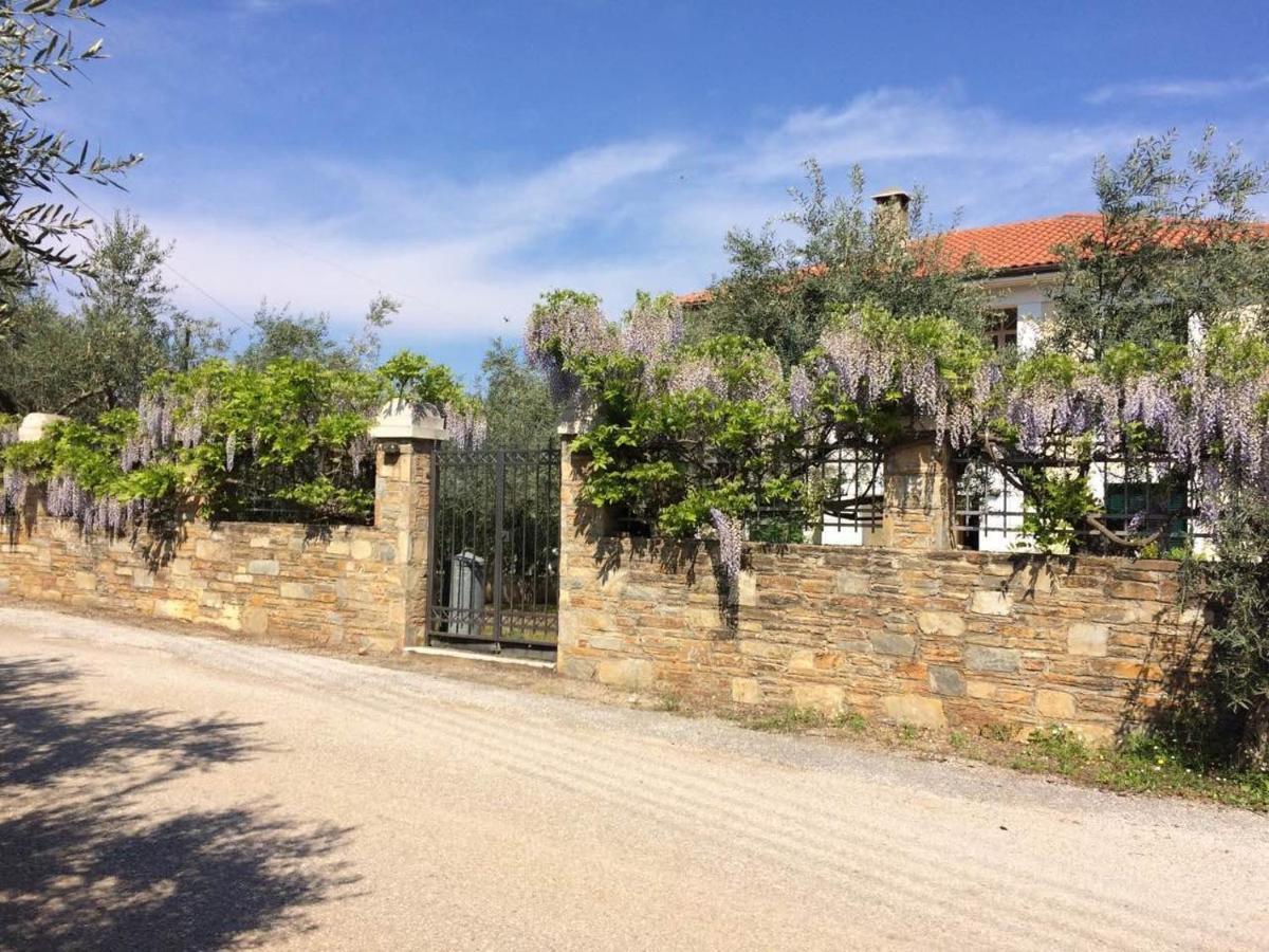 Villa Liana Sourpi Luaran gambar